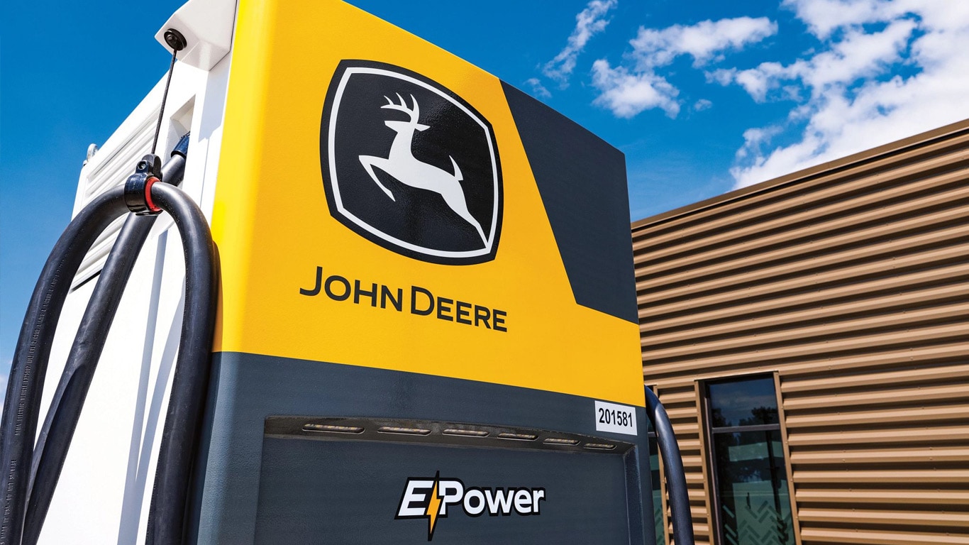 Bližinski posnetek polnilne postaje John Deere E-Power
