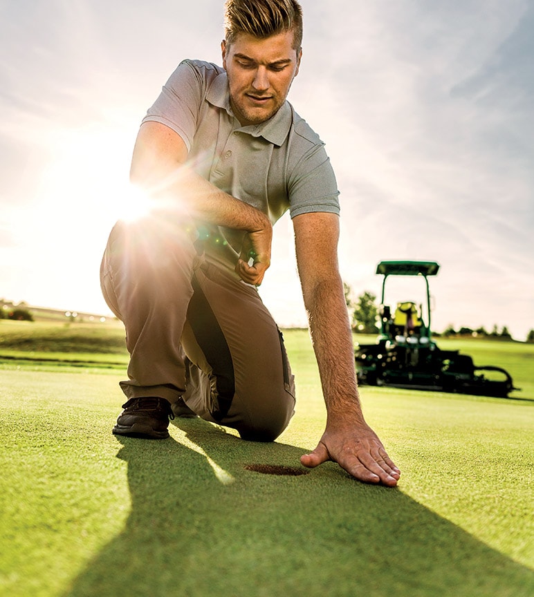 Delo. Opravljeno dobro. Oprema za golf in druge športe