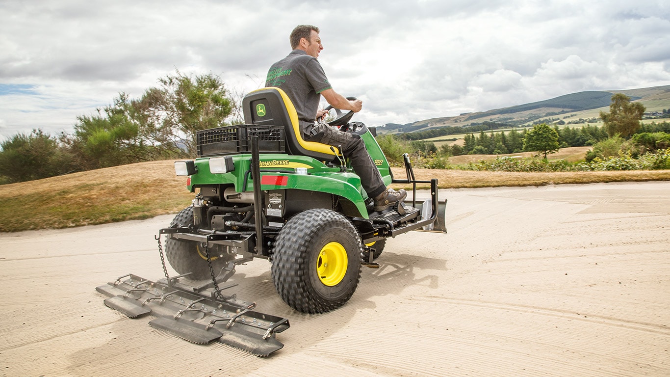 Golf in šport, stroji z grabljami za bunkerje in polje 1200 Hydro People Customer