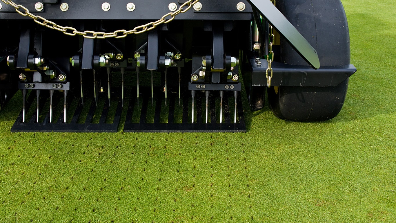 Golf in šport, ročno vodeni in priklopni prezračevalniki, teren, zobci