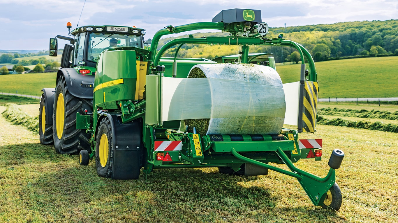 Balirka za ovijanje John Deere C441R